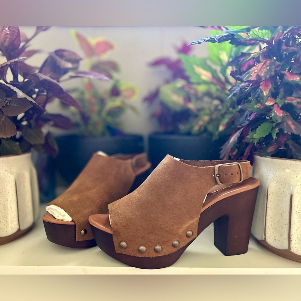 Mila Paoli - Leather Platform Clog Sandal - SZ 6.5